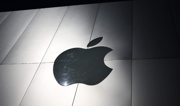 Apple, 개인 이익을 위해 비밀을 판매 한 전직 직원을 고소