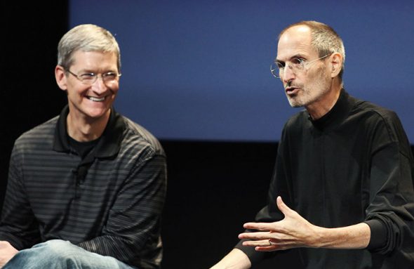 Tim Cook hay Steve Jobs: Ai là CEO xuất sắc nhất của Apple?