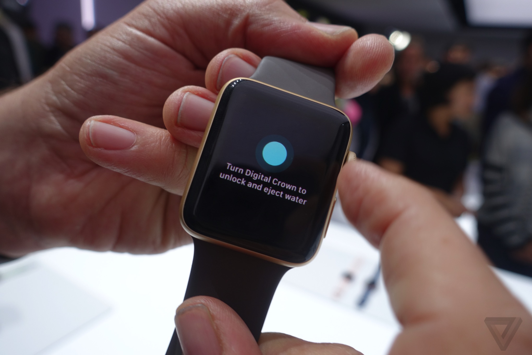 اختصار يساعد على اخراج المياه من سماعة الآيفون! ايفون إسلام