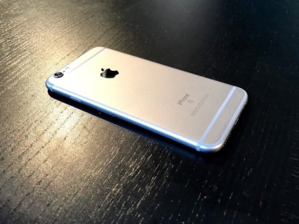 Após a queda nas vendas do iPhone - Tim Cook recebe apenas US $ 125 milhões