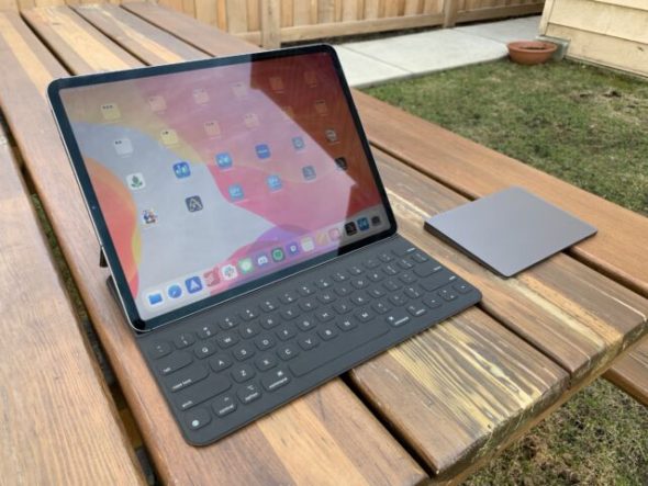 Trackpad gestures to navigate iPad Pro without touching the screen