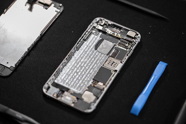 Things to consider before replacing the iPhone battery