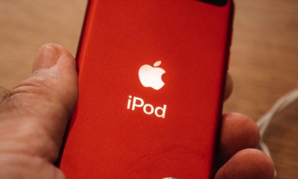 Apple neden ürünlerinde "i" harfini düşürmeye başladı?