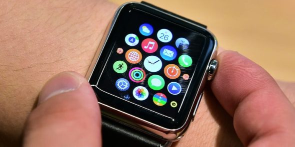 Meriv çawa li ser Apple Watch bangek dengî ya FaceTime dike