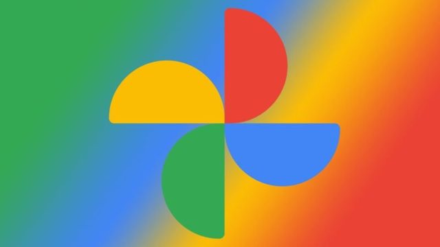 iPhoneIslam.com'dan, renkli arka plana sahip Google Fotoğraflar uygulaması logosu.