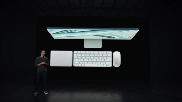 iPhoneIslam.com より、男性がキーボードを持ってコンピューターの前に立ち、「Scary Fast」イベントに参加しています。