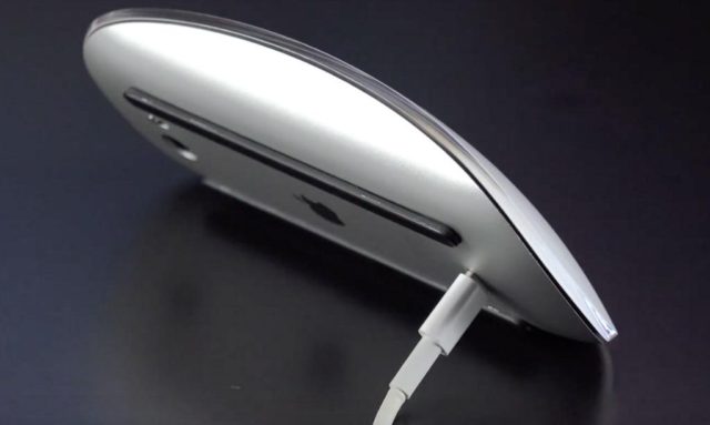 Изящная и современная серебристая мышь с прикрепленным шнуром от iPhoneIslam.com идеально подходит для тех, кто ценит скорость и эффективность работы за компьютером.