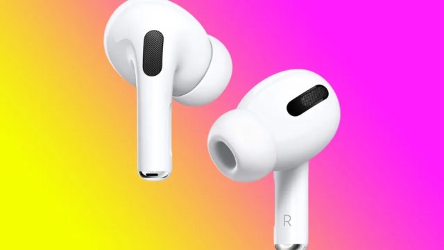 من iPhoneIslam.com، سماعتان Apple AirPods Pro 3 على خلفية ملونة تعرض ميزاتهما.