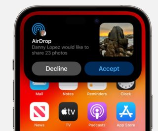 من iPhoneIslam.com، جهاز iPhone يعرض تطبيق airdrop المحدث حديثًا مع نصائح لتحسين البطارية.