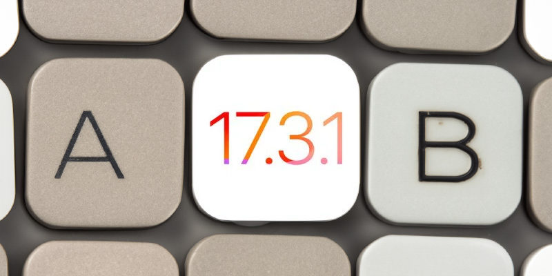 من iPhoneIslam.com، لوحة مفاتيح iOS عليها الرقم 17.3.1.