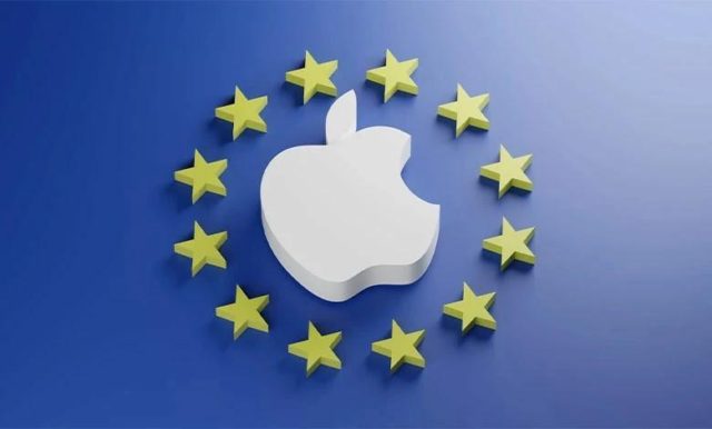 من iPhoneIslam.com، شعار شركة أبل محاط بالنجوم على خلفية زرقاء مهدد بتهديد الاتحاد الأوروبي.
