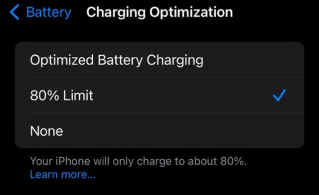 来自 iPhoneIslam.com，iPhone 电池充电屏幕设置，带有激活许多选项的选项