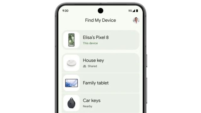 Da iPhoneIslam.com, lo schermo di uno smartphone che mostra l'app Trova il mio dispositivo con elencati gli elementi tra cui "Pixel 8 di Elisa", "tasto Home", "tablet di famiglia" e "chiavi della macchina".