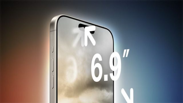من iPhoneIslam.com، لقطة مقربة للزاوية العلوية اليسرى لجهاز آي فون 16 برو ماكس، والتي تعرض ثلاثة أزرار وحجم شاشته المذهل 6.9 بوصة مع أسهم بيضاء تشير إلى الأبعاد.
