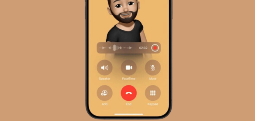Depuis iPhoneIslam.com L'écran d'un smartphone, éventuellement un iPhone, affiche un appel actif avec un personnage animé. L'interface d'appel affiche des icônes pour les options Haut-parleur, FaceTime, Muet, Ajouter, Fin et clavier. Le minuteur indique une durée d'appel de 2h32. Cela peut intégrer l’enregistrement des appels via des applications tierces.