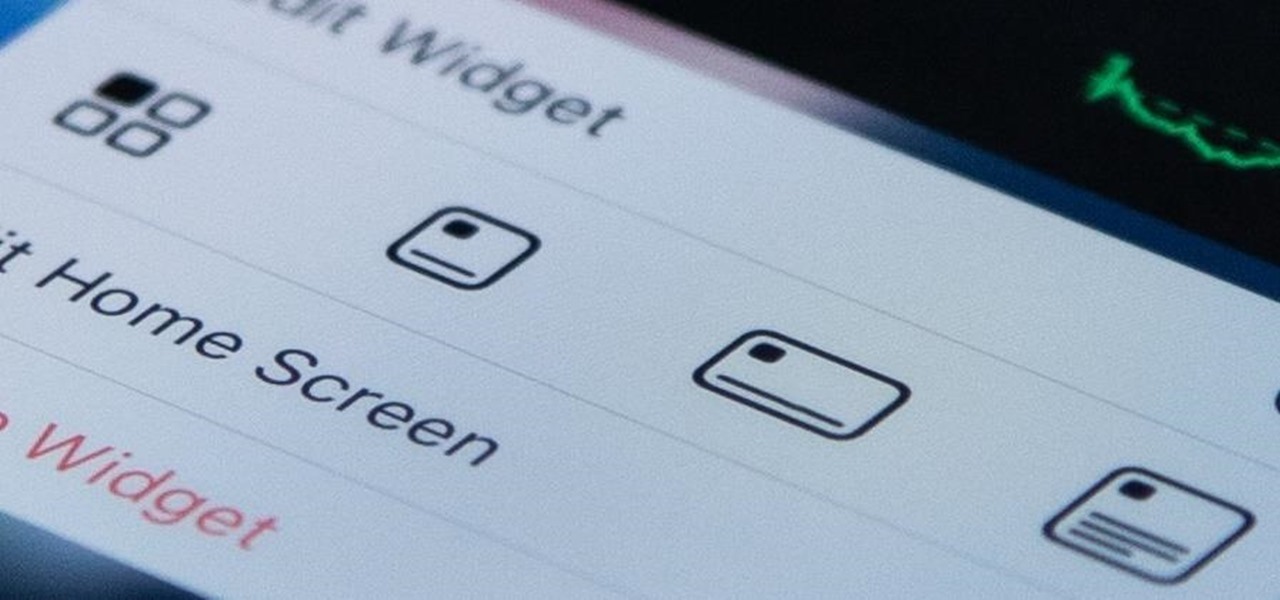 من iPhoneIslam.com، لقطة مقربة لشاشة هاتف ذكي تعرض خيارات iOS 18 لتحرير الأدوات والشاشة الرئيسية، مع ظهور أيقونات لتثبيت الويدجت.