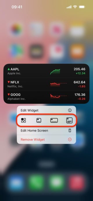 من iPhoneIslam.com، شاشة iPhone تعرض أداة الأسهم بقيم AAPL وNFLX وGOOG. خيارات تحرير عنصر واجهة المستخدم وتحرير الشاشة الرئيسية مفتوحة، مع تحديد خيار واحد لتغيير حجم الويدجت. وقت العرض: 09:41.