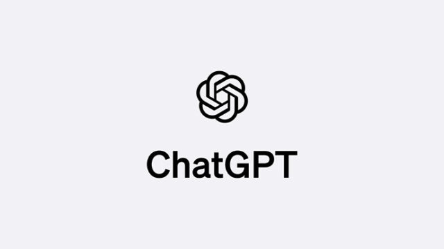 من iPhoneIslam.com، شعار هندسي أسود فوق النص "ChatGPT" على خلفية رمادية فاتحة.