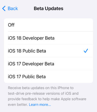 来自 iPhoneIslam.com，屏幕上显示 iPhone 上的 Beta 更新选项。选项包括关闭并更新 iOS 18 开发者测试版、iOS 18 公共测试版（选定）、iOS 17 开发者测试版和 iOS 17 公共测试版。