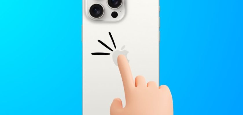 Van iPhoneIslam.com: Een hand drukt op de achterkant van een witte smartphone uitgerust met drie cameralenzen, met een symbool dat aanraakinteractie op de achterkant aangeeft. Het apparaat met iOS 18 wordt weergegeven op een blauwe achtergrond.