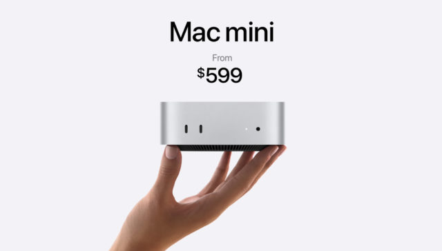 من iPhoneIslam.com، تحمل يد جهاز Mac Mini مع نص أعلى إعلان "Mac mini بسعر يبدأ من 599 دولارًا"، مما يُظهر البديل الأنيق لجهاز iMac M4.