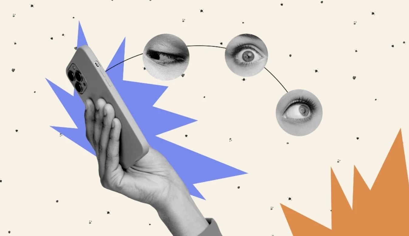 من iPhoneIslam.com، يدٌ تحمل هاتف آيفون على خلفية فنية. ثلاث عيون بالأبيض والأسود، تُشبه العين، متصلة بخطوط، تُشير إلى القدرة على الملاحظة أو التواصل. أشكالٌ تجريدية زرقاء وبرتقالية تتداخل في المشهد.