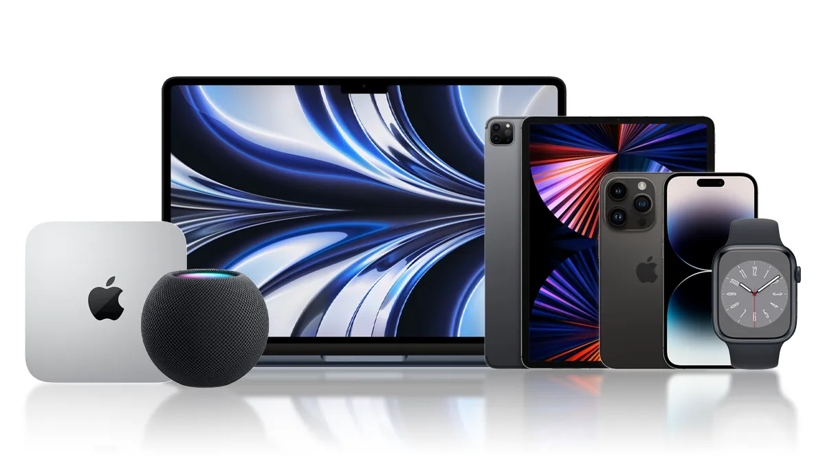 من موقع فون إسلام: مجموعة من أجهزة Apple، بما في ذلك جهاز MacBook و iPad و اسم هاتف آبل مثل آي فون إير Apple Watch و HomePod Mini و Mac Mini، معروضة على خلفية بيضاء.