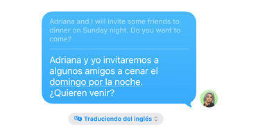 من موقع فون إسلام: رسالة نصية ثنائية اللغة، تمت صياغتها باستخدام ميزات ذكية تدعو الأصدقاء لتناول العشاء ليلة الأحد - وهي رسالة باللغة الإنجليزية أعلاه وترجمتها الإسبانية أدناه.