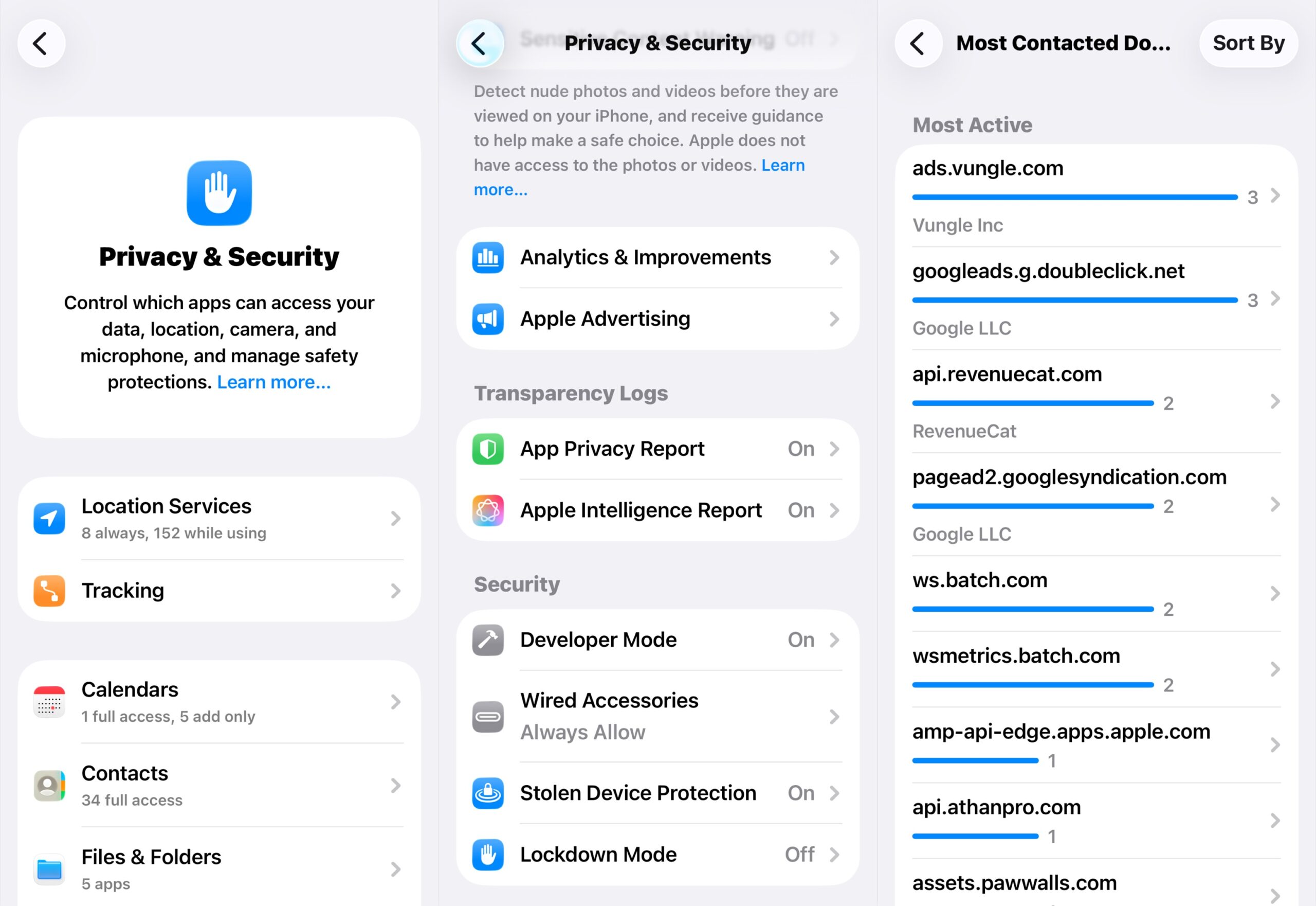 من موقع فون إسلام: تُظهر لقطات الشاشة إعدادات الخصوصية والأمان في iPhone على اليسار وقائمة بأكثر النطاقات التي تم الاتصال بها مع أشرطة النشاط على اليمين، مما يساعدك على حماية خصوصيتك أثناء تتبع استخدام تطبيقات أوقات الصلاة.