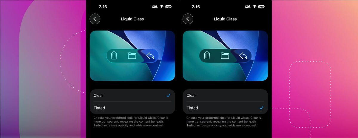 من موقع فون إسلام: تعرض شاشتا الهاتف الذكي إعدادات الزجاج السائل - "شفاف" و"ملون" - مع أزرار واجهة المستخدم للحذف والمشاركة والتراجع على خلفيات مجردة، مع عرض ميزات نظام التشغيل iOS 26.1 بعد أحدث تحديثات آيفون.