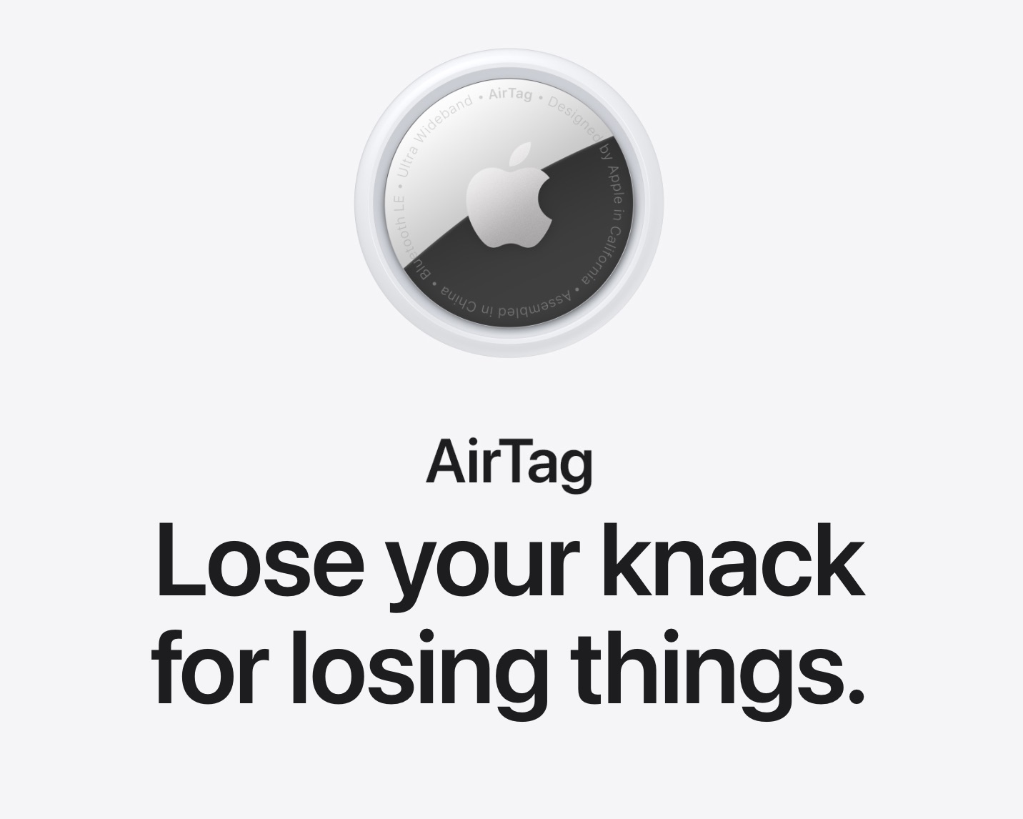 Van PhoneIslam: Apple AirTag 2 op een witte achtergrond met de tekst: "AirTag 2. Maak een einde aan je talent om dingen kwijt te raken en ontdek de functies van de nieuwe Apple AirTag 2-apparaten."