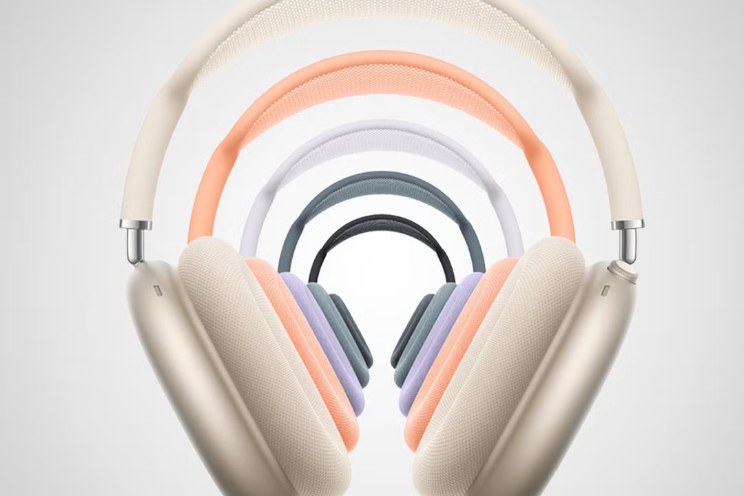 من موقع فون إسلام: يتم ترتيب العديد من سماعات AirPods AirPods Max 2 المتراكبة بألوان الباستيل المختلفة بشكل متراكب بشكل متحد المركز على خلفية محايدة.