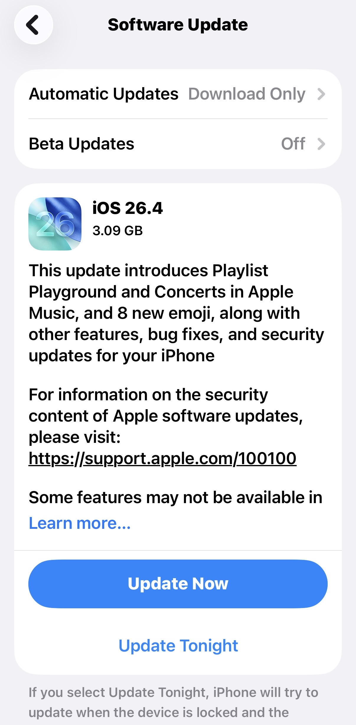 من موقع فون إسلام: لقطة شاشة لشاشة تحديث برنامج آيفون لتحديث iOS 26.4، مع تسليط الضوء على الميزات الجديدة وحجم التحديث وخيارات التحديث الآن أو الليلة.