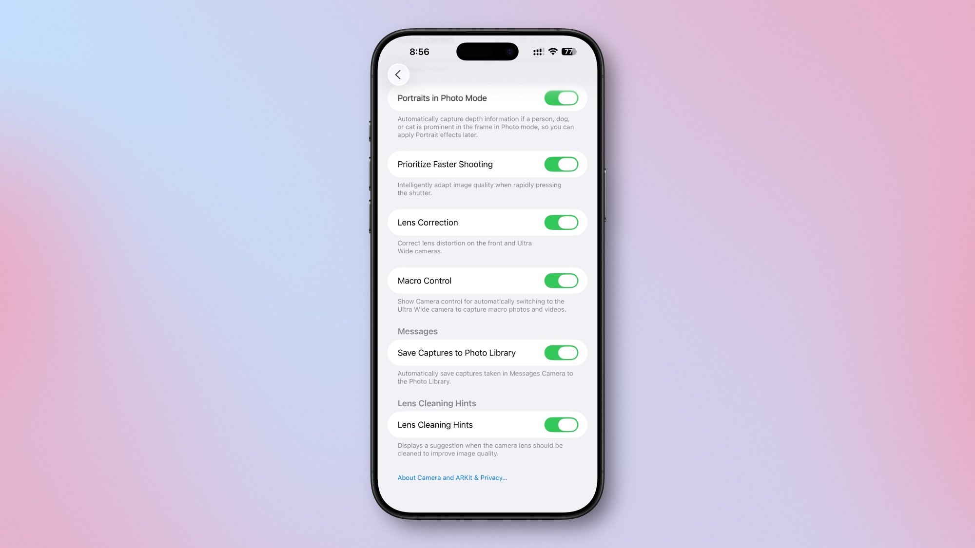 من موقع فون إسلام: شاشة الآيفون التي تعرض خيارات إعدادات كاميرا الآيفون للصور، بما في ذلك تبديل الصور في وضع الصور، وتصحيح العدسة، والتحكم في العدسة، والتحكم في الماكرو، وحفظ الصور في مكتبة الصور، وتلميحات تنظيف العدسة. اكتشف أسرار التصوير في صور احترافية.