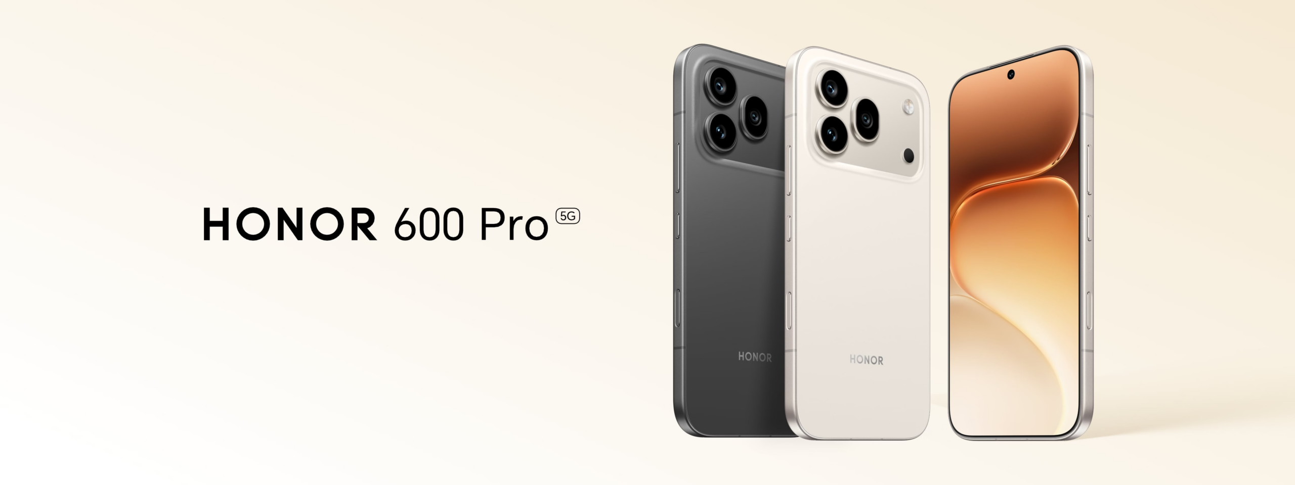 من موقع فون إسلام: 3 هواتف هونر 600 برو 5G HONOR 600 Pro 5G باللونين الأسود والأبيض معروضة، تُبرز تصميم الكاميرا الخلفية والشاشة الأمامية، وذلك ضمن أحدث أخبار التقنية على الهامش في أبريل 2024.
