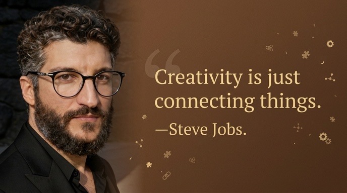 من موقع فون إسلام: رجل يرتدي نظارات ولحية يقف بجوار اقتباس على خلفية بنية اللون مكتوب عليه "الإبداع هو مجرد ربط الأشياء. - ستيف جوبز"، والتي تظهر روح تطبيق فونجرام.