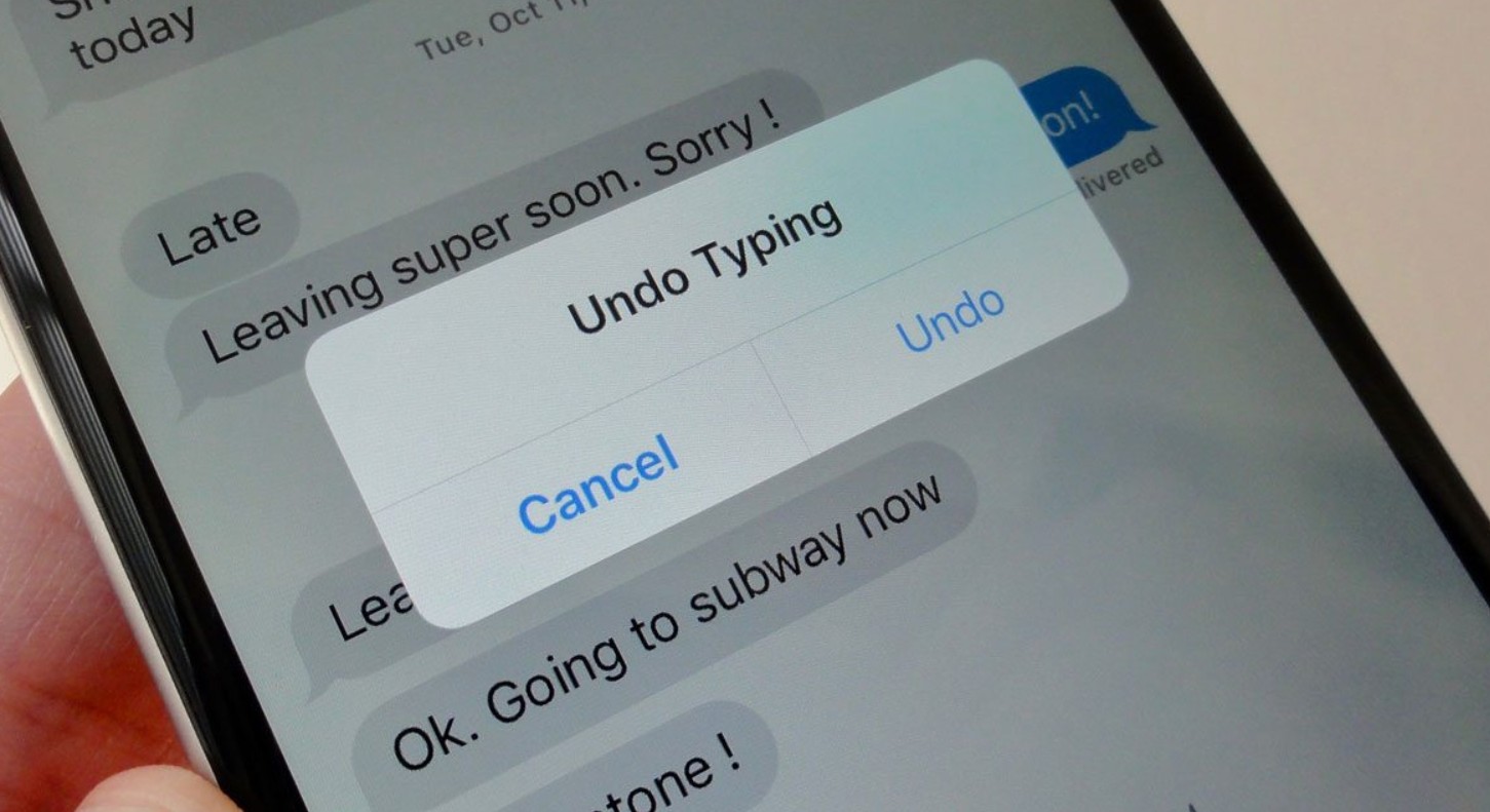 من موقع فون إسلام: تعرض شاشة الهاتف الذكي محادثة نصية مع تنبيه منبثق "تراجع عن الكتابة"، وتكشف عن أحد أسرار الآي-فون الرائعة، حيث يمكن إلغاء الكتابة أو متابعة النص بسهولة.