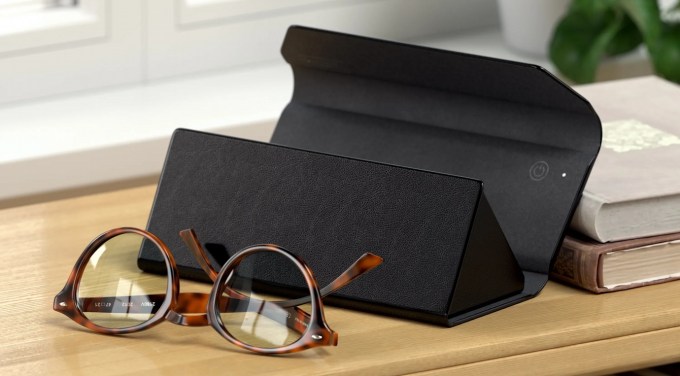 حافظة نظارات Satechi مع دعم Find My