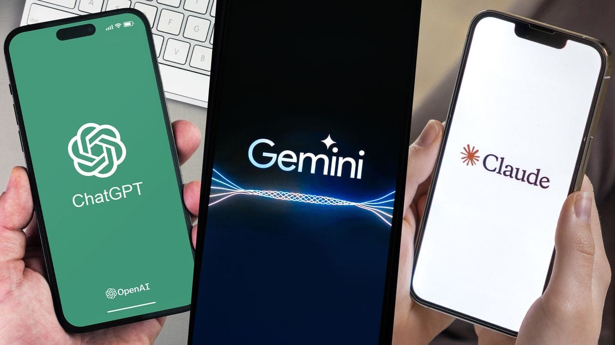 من موقع فون إسلام: تظهر ثلاثة هواتف ذكية تحمل شعارات تطبيقات ChatGPT وGemini وClaude AI، وهي ممسوكة في الأيدي، مع ظهور لوحة مفاتيح في الخلفية، في مشهد يسلط الضوء على دور الذكاء الاصطناعي المتطور من آبل.