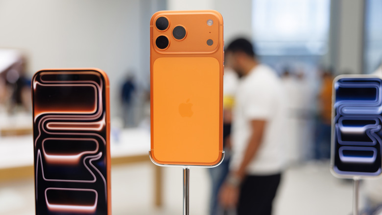 iPhone 17 Pro models displayed in the store