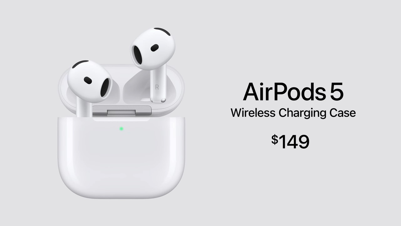 من موقع فون إسلام: يظهر زوج من سماعات AirPods 5 البيضاء داخل علبة شحن لاسلكية بجانب نص يوضح أن سعرها يبلغ 149 دولارًا.